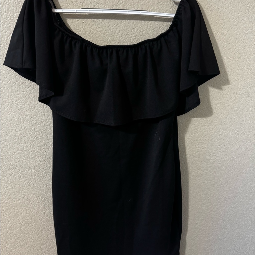 Chic Black Off-Shoulder Mini Dress